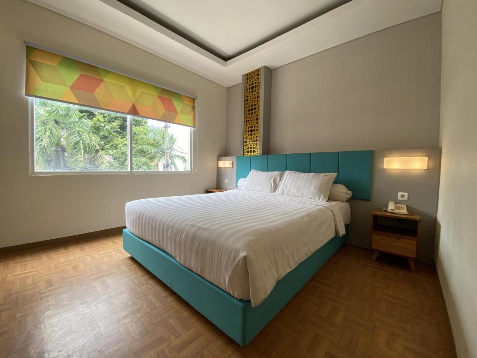 Front One Budget Malang By Azana Exterior photo